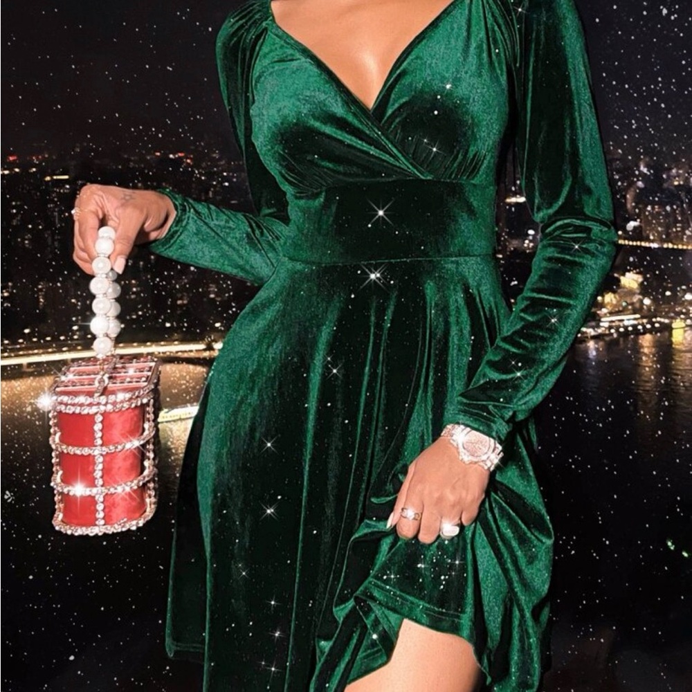 SHEIN Deep Green Velvet Long Sleeve Dress